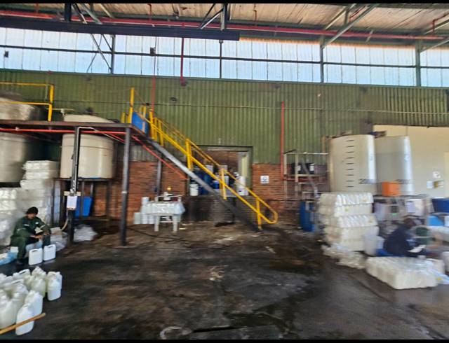7,000M² WAREHOUSE FOR SALE IN ALBERTON NORTH